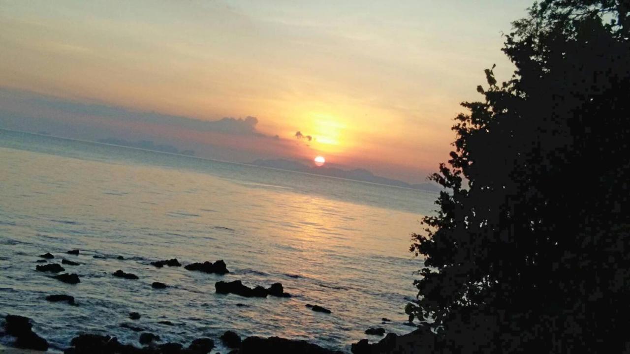 Koh Jum Aosi Beach View Exteriör bild